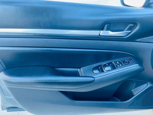 Used 2022 Nissan Altima 2.5 SV image 18