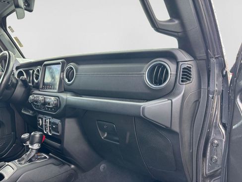Used 2018 Jeep Wrangler Unlimited Sahara w/ Dual Top Group AWD/4WD image 46