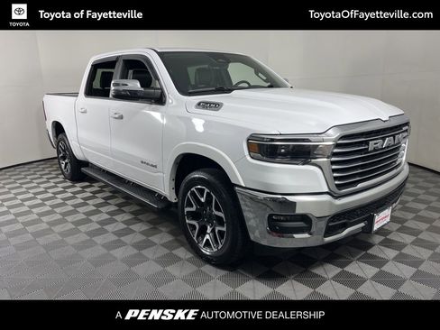 Used 2025 RAM 1500 Laramie image 15