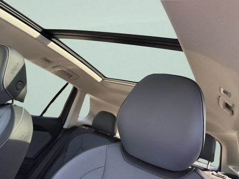 New 2026 Volkswagen Tiguan SE FWD image 18