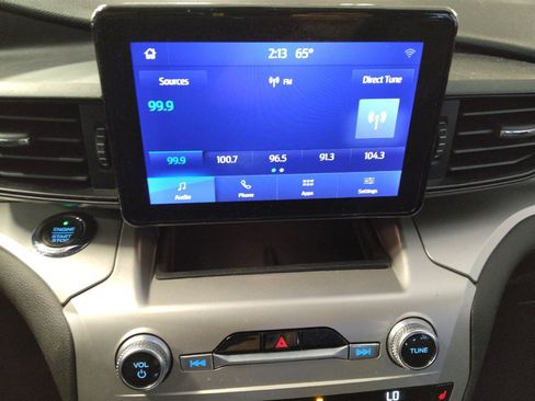 Used 2021 Ford Explorer XLT RWD image 25