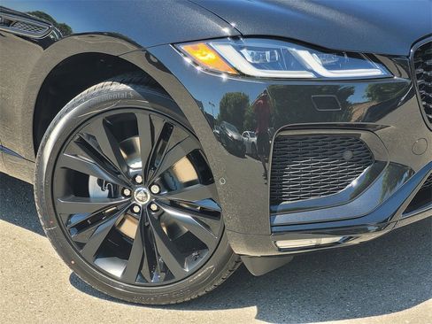 New 2026 Jaguar F-PACE R-Dynamic S image 6