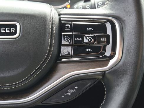 Used 2022 Jeep Grand Wagoneer Series II w/ Premium Group II image 31