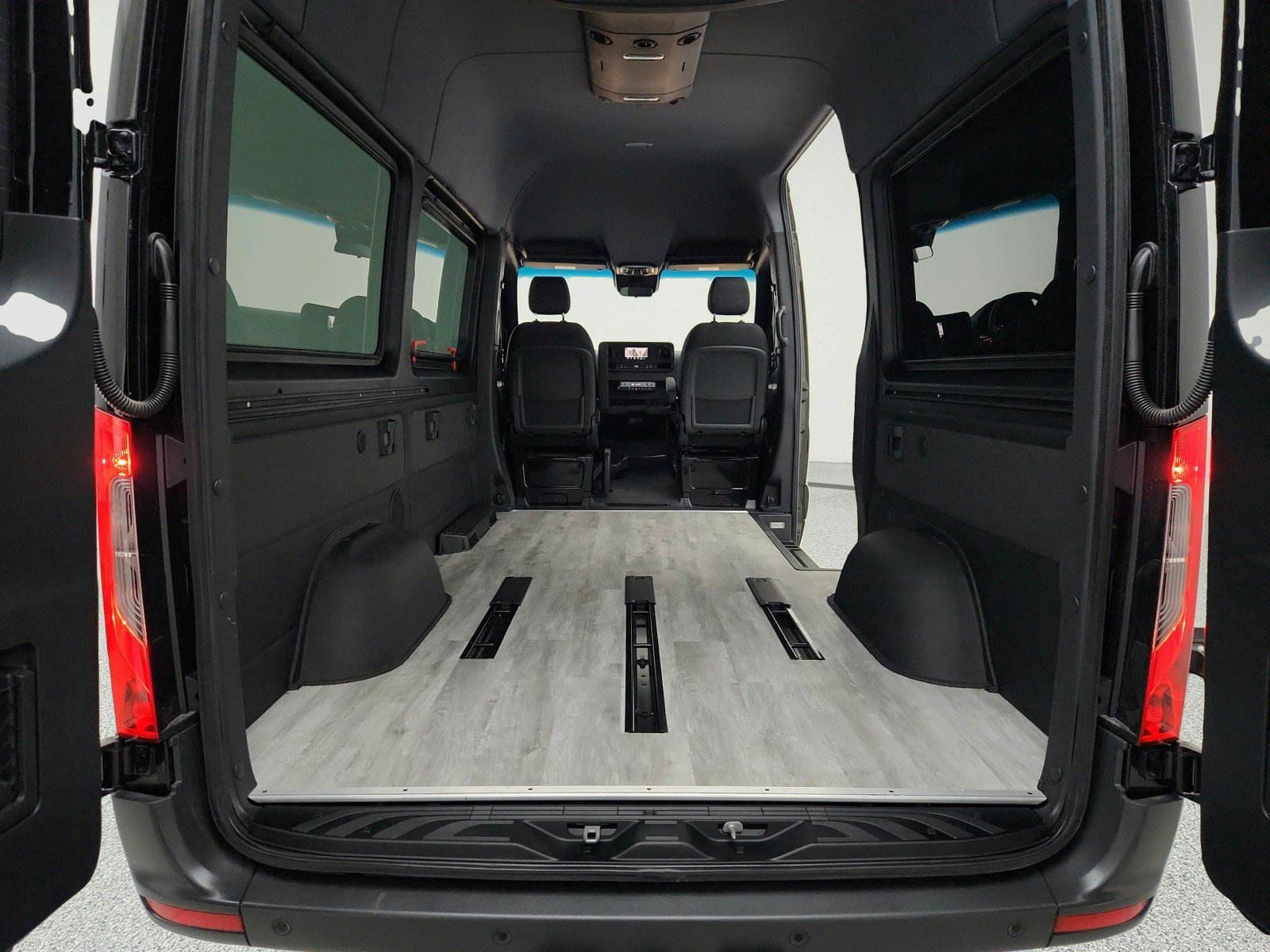 Used 2023 Mercedes-Benz Sprinter 2500 image 29