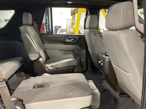 Used 2023 GMC Yukon SLT RWD image 11