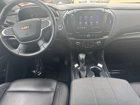 Used 2023 Chevrolet Traverse LT image 13