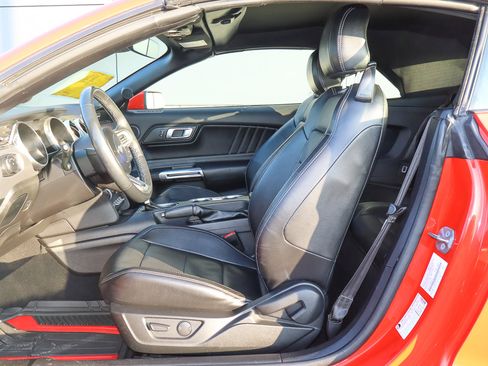 Used 2022 Ford Mustang Premium image 8