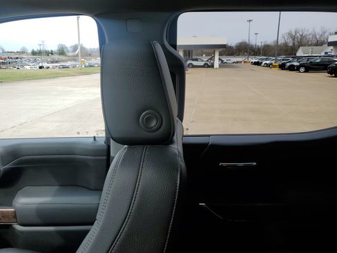 Used 2022 GMC Sierra 1500 Denali w/ Denali Premium Package AWD/4WD image 12