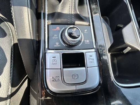 Used 2022 Kia Telluride EX w/ EX Premium Package AWD/4WD image 18