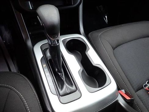 Used 2022 Chevrolet Colorado LT w/ Safety Package image 16