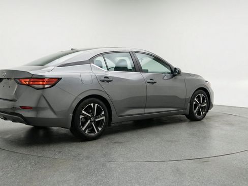 Used 2025 Nissan Sentra SV FWD image 9