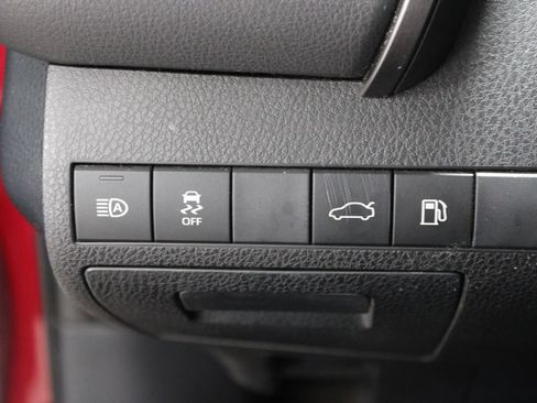 Used 2018 Toyota Camry SE FWD image 32