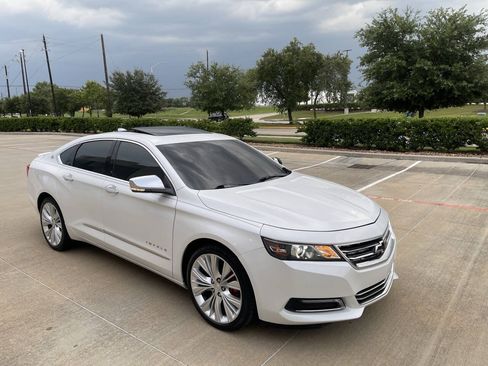 Used 2016 Chevrolet Impala LTZ w/ Enhanced Convenience Package FWD image 3