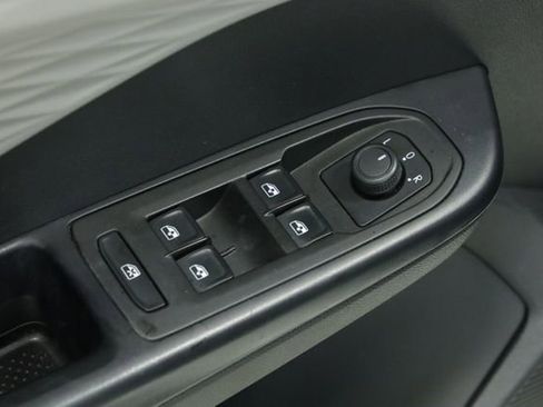 Used 2024 Volkswagen Taos S image 30