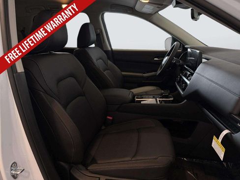 New 2026 Nissan Pathfinder SL AWD/4WD image 32