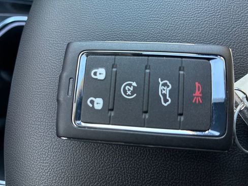 New 2025 Jeep Grand Cherokee image 28