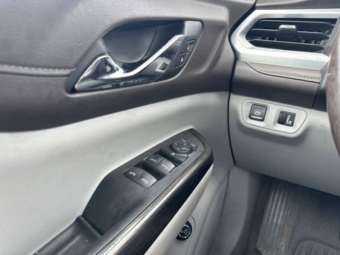 Used 2019 GMC Acadia SLT AWD/4WD image 27