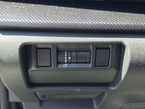 Used 2024 Subaru Crosstrek 2.0i Premium image 20