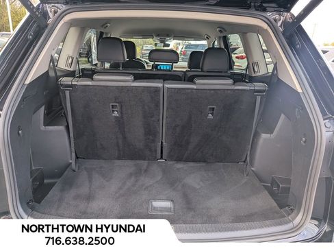 Used 2025 Volkswagen Atlas SE image 34