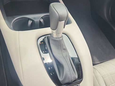 Used 2025 Honda HR-V LX image 14