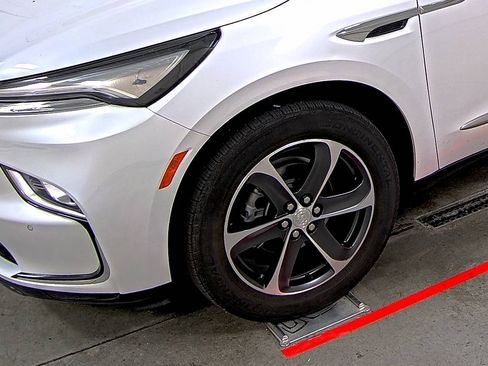 Used 2022 Buick Enclave Essence w/ Experience Buick Package image 7