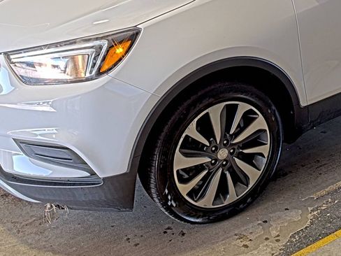 Used 2021 Buick Encore Preferred FWD image 2