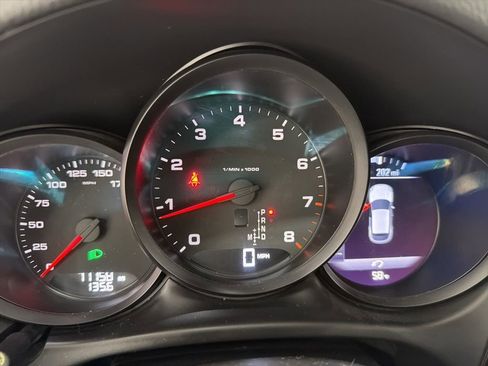 Used 2018 Porsche Macan image 14