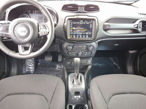 Certified 2023 Jeep Renegade Altitude image 16