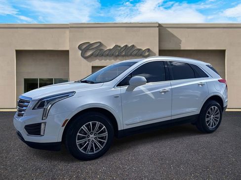 Used 2017 Cadillac XT5 Luxury w/ Driver Awareness Package image 7