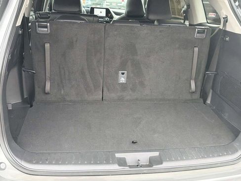Certified 2026 Toyota Highlander XLE AWD/4WD image 8