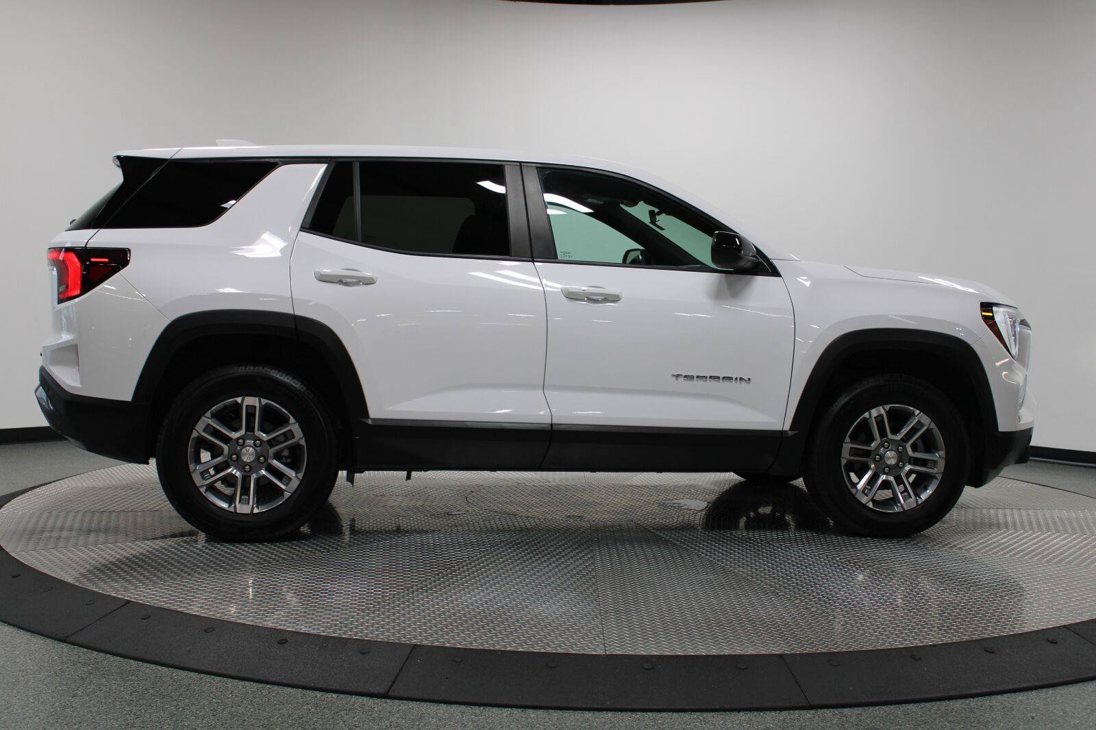 Certified 2026 GMC Terrain Elevation FWD image 13
