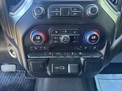 Used 2022 Chevrolet Silverado 1500 LT image 18
