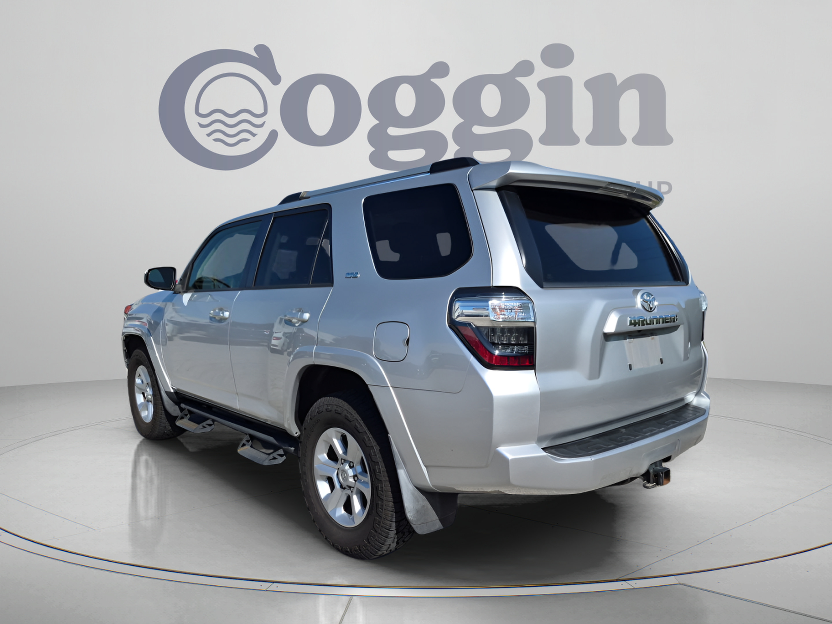 Used 2021 Toyota 4Runner SR5 AWD/4WD image 4
