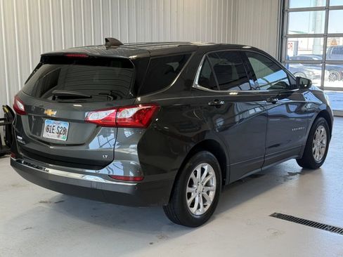Used 2019 Chevrolet Equinox LT image 3