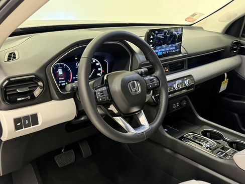 New 2025 Honda Pilot EX-L image 15