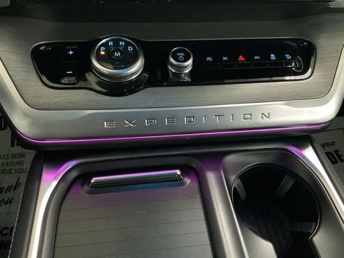 Used 2025 Ford Expedition Max Platinum AWD/4WD image 46
