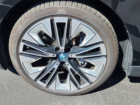 Certified 2024 BMW i5 eDrive40i w/ Premium Package image 21