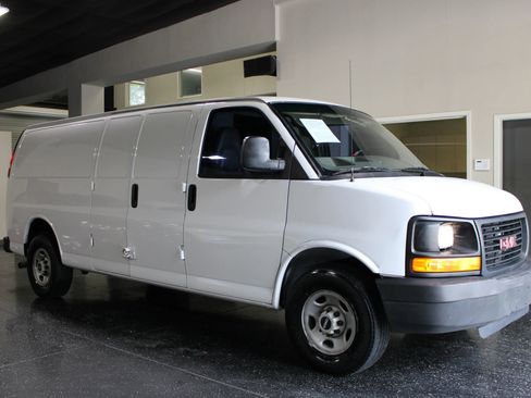 Used 2008 GMC Savana 2500 Extended RWD image 1