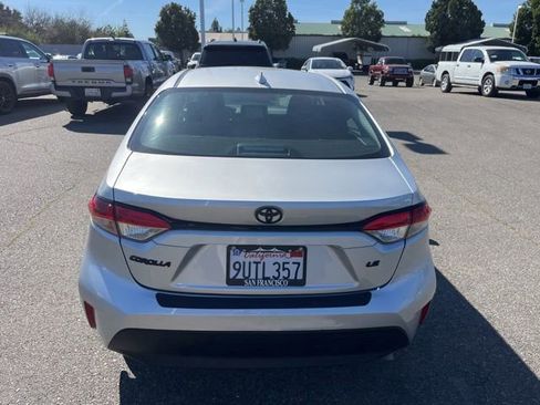 Used 2025 Toyota Corolla LE image 6