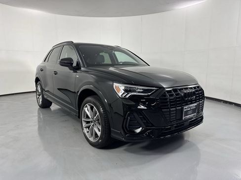 Used 2023 Audi Q3 2.0T Premium Plus w/ Premium Plus Package AWD/4WD image 3