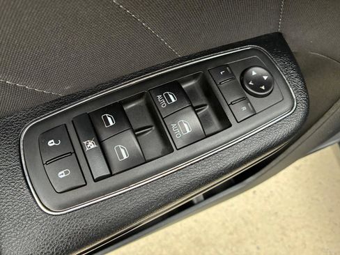 Used 2020 Dodge Charger SXT w/ Blacktop Package image 9