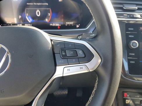Used 2024 Volkswagen Tiguan SE FWD image 27