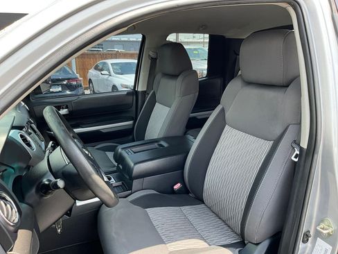 Used 2017 Toyota Tundra SR5 w/ SR5 Upgrade Package RWD image 19