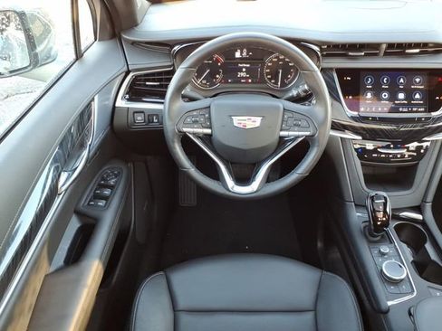Used 2024 Cadillac XT6 Premium Luxury AWD/4WD image 17