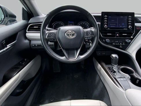 Used 2024 Toyota Camry SE FWD image 6