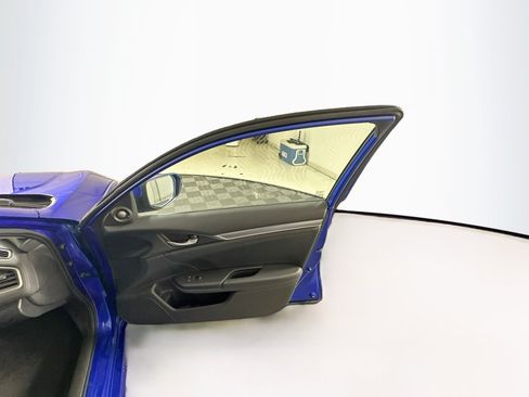 Used 2017 Honda Civic Touring image 32