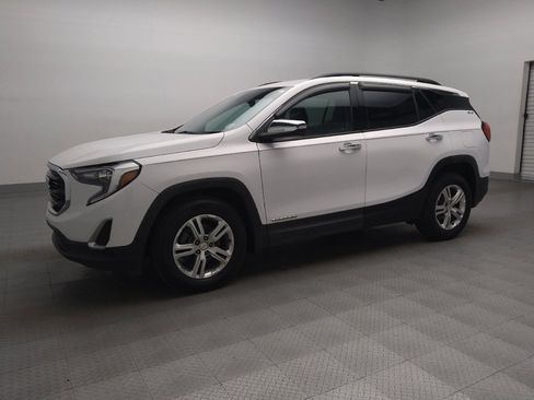 Used 2018 GMC Terrain SLE w/ Driver Convenience Package image 2