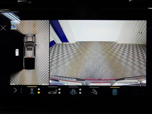 Used 2023 GMC Sierra 1500 AT4 AWD/4WD image 18