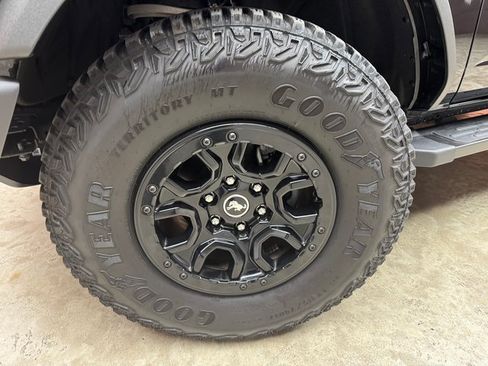 Used 2022 Ford Bronco Wildtrak image 28