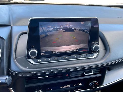 Used 2024 Nissan Rogue SV image 25